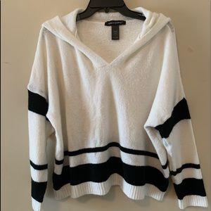 Ashley Steward Cropped Hooded Black & White Top- Size 12 Super Soft!